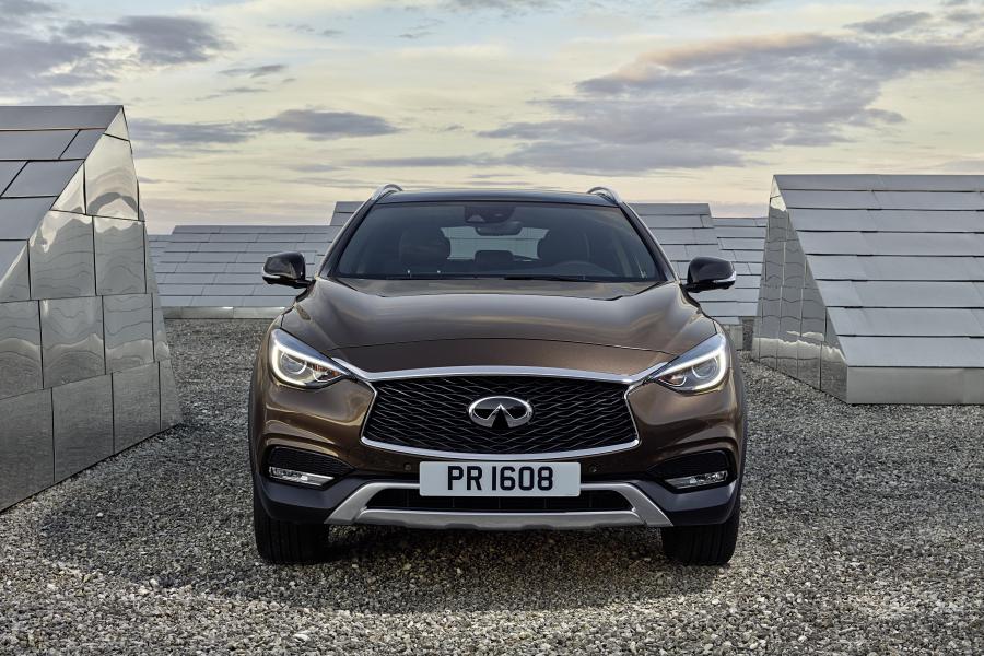  Infiniti QX30 2.0t AWD 2016 года  (фото 22 из 30)